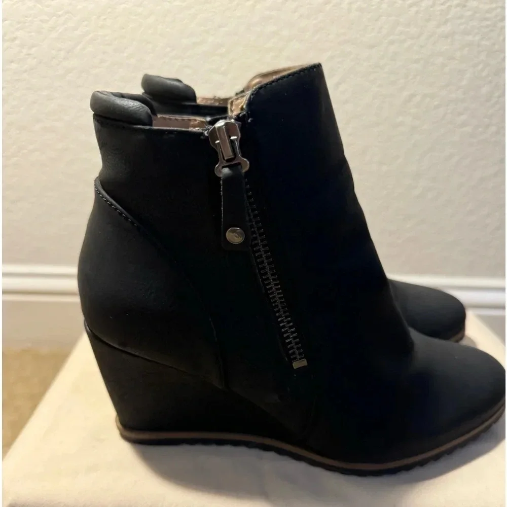 Soul by Naturalizer Women's Size 6W Shoes Black Wedge Bootie Side Zip
